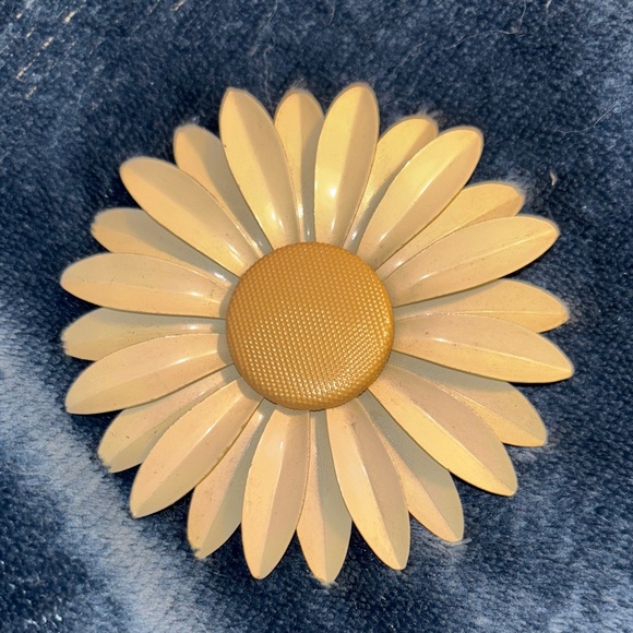 Accessories - Yellow and Cream Daisy 3” Flower Brooch